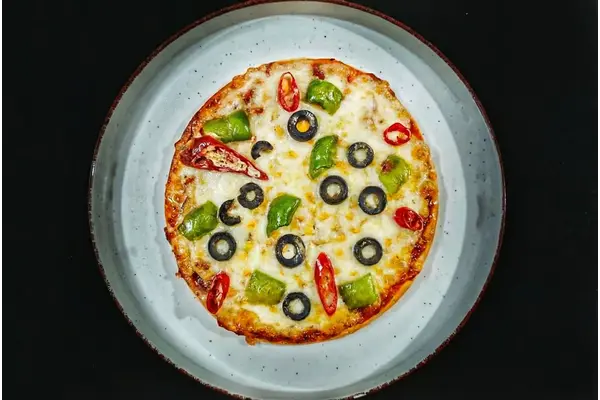 Crunchy Capsicum Pizza