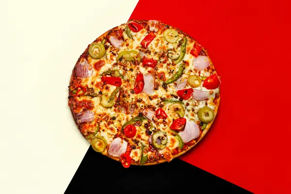 Garlic Cheese Garden Pizza
