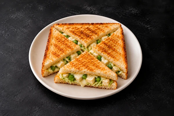 Navatari Special Paneer Capsicum Mega Jumbo Melt